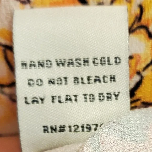 Jealous Tomato Off Shoulder Spring time Crop Top Floral Pattern Blouse  Large - Picture 8 of 8